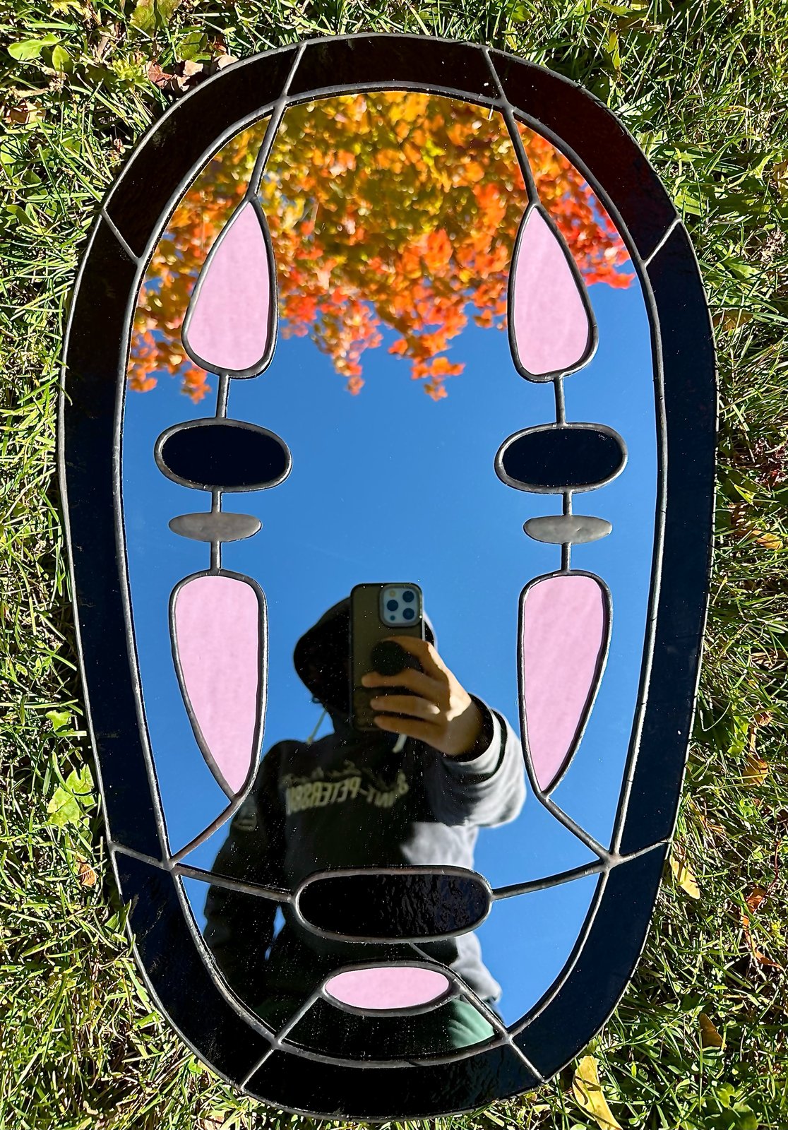 Kaonashi mask mirror